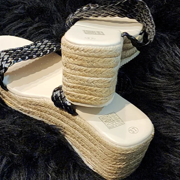 NEW Black Classic Wedge Slipon Sandals Women's Size 6.5 (37) - Picture 8 of 12